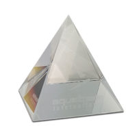 presse papier pyramide en verre gravé