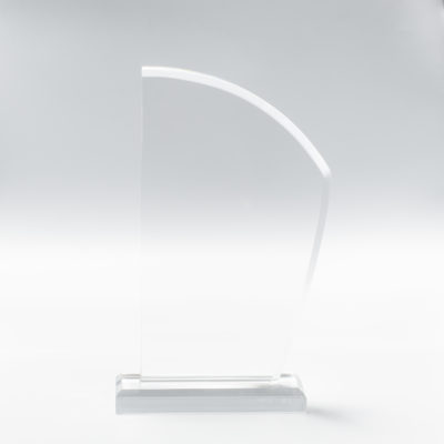 Trophée plexiglass voile avec socle